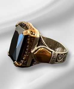 Alternative view of Schwarz Spinel Ring – Exklusiv