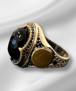 Alternative view of Schwarz Spinel Ring – Elegant