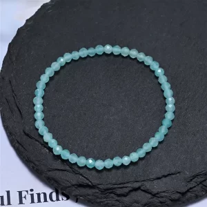 Amazonit Edelsteinarmband am Handgelenk