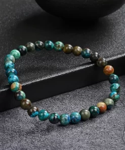 Chrysokoll Armband am Handgelenk